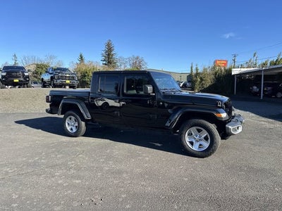2022 Jeep Gladiator Sport S 4x4