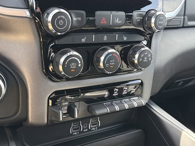 2025 RAM 1500 Big Horn Crew Cab 4x4 5'7" Box