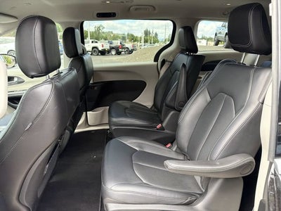 2024 Chrysler Pacifica Hybrid Select