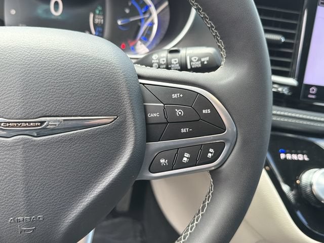 2024 Chrysler Pacifica Hybrid Select