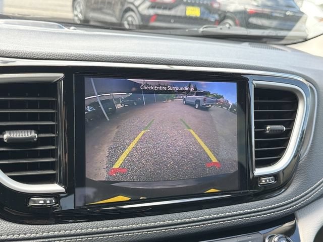 2024 Chrysler Pacifica Hybrid Select