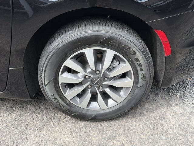 2024 Chrysler Pacifica Hybrid Select