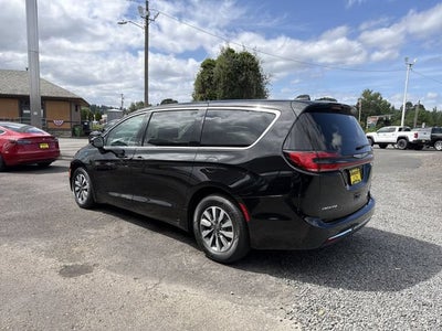 2024 Chrysler Pacifica Hybrid Select