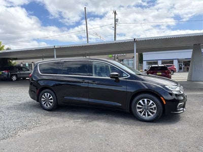 2024 Chrysler Pacifica Hybrid Select