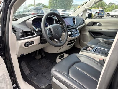 2024 Chrysler Pacifica Hybrid Select