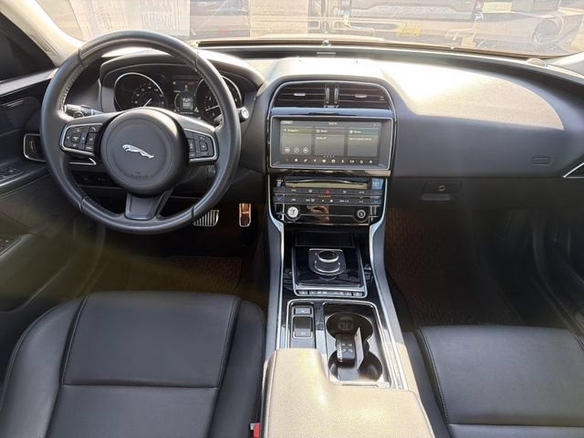 2019 Jaguar XE 25t Premium