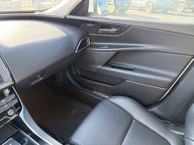 2019 Jaguar XE 25t Premium