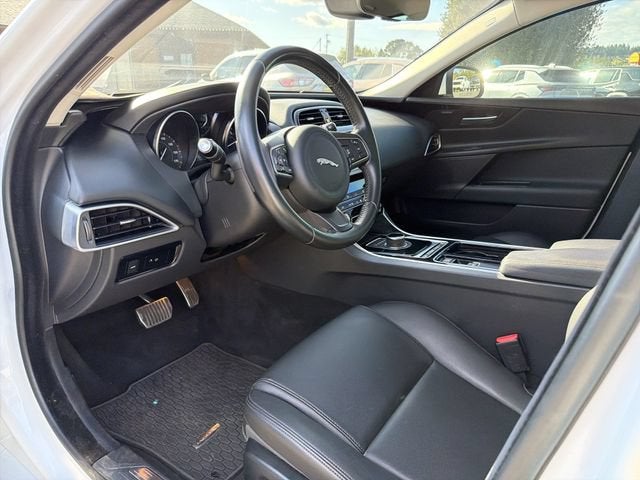 2019 Jaguar XE 25t Premium